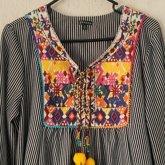 Multi-colored embroidered boho top - Picture 2 of 5